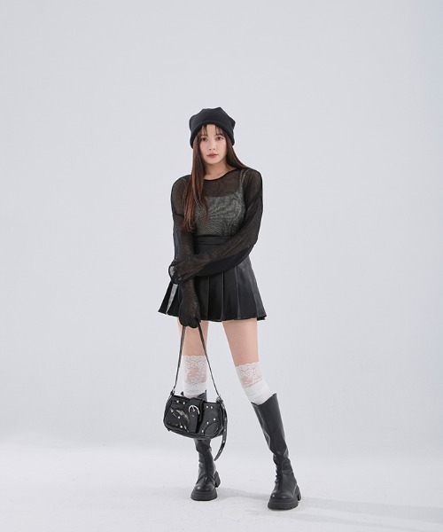 QUEEN SHOP（クイーンショップ）の「透かし編みワイドニットトップス（ニット/セーター・レディース・ダークブルー/ブラック/ライトグレー/レッド/ベージュ・FREE）」の2枚目の写真