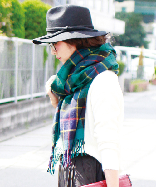 reca(レカ)の「チェック柄大判ストール(ストール/ショール・レディース・グリーン系その他/グリーン系その他2/グリーン系その他3/ネイビー/ブルー系その他/パープル系その他/レッド系その他/ブラック/ブラック系その他2/ピンク系その他/ブラウン系その他/ブラック系その他/レッド系その他2/ベージュ系その他/ベージュ系その他2/グリーン/レッド系その他3/ブラック系その他3/ブラウン系その他2/ピンク系その他2/ブルー系その他2/ブルー系その他3/レッド系その他4/ブラウン系その他3/ベージュ系その他3/ボルドー/オレンジ系その他/ブルー/ブラック系その他4/ライトグレー/ピンク/レッド/ピンク系その他3/チョコ/ブルー系その他4/ブラウン系その他4/ホワイト系その他/パープル系その他2/ブルー系その他6/ブルー系その他5/ネイビー系/ホワイト系その他2・FREE)」の19枚目の写真