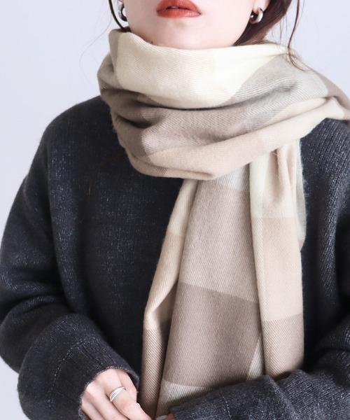 reca(レカ)の「チェック柄大判ストール(ストール/ショール・レディース・グリーン系その他/グリーン系その他2/グリーン系その他3/ネイビー/ブルー系その他/パープル系その他/レッド系その他/ブラック/ブラック系その他2/ピンク系その他/ブラウン系その他/ブラック系その他/レッド系その他2/ベージュ系その他/ベージュ系その他2/グリーン/レッド系その他3/ブラック系その他3/ブラウン系その他2/ピンク系その他2/ブルー系その他2/ブルー系その他3/レッド系その他4/ブラウン系その他3/ベージュ系その他3/ボルドー/オレンジ系その他/ブルー/ブラック系その他4/ライトグレー/ピンク/レッド/ピンク系その他3/チョコ/ブルー系その他4/ブラウン系その他4/ホワイト系その他/パープル系その他2/ブルー系その他6/ブルー系その他5/ネイビー系/ホワイト系その他2・FREE)」の17枚目の写真