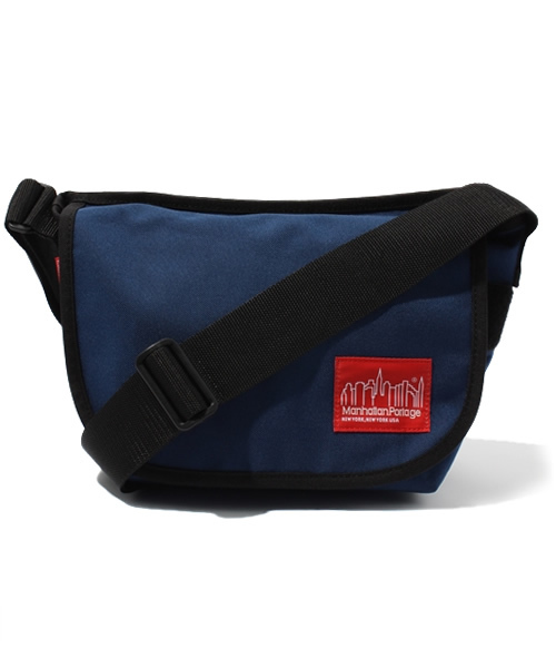 Manhattan Portage(マンハッタンポーテージ)の「Casual Messenger JR -カジュアルメッセンジャー JR-(メッセンジャーバッグ・メンズ・ブラック/ネイビー/ダークネイビー/ベージュ・SMALL)」の3枚目の写真