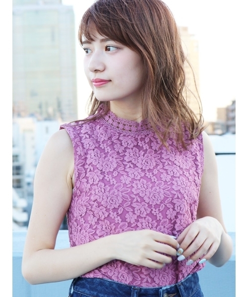 dazzlin（ダズリン）の「ハイネックレースノースリトップス（シャツ/ブラウス・レディース・ブラウン/ピンク/ブラック/マスタード/オフホワイト・FREE）」の5枚目の写真