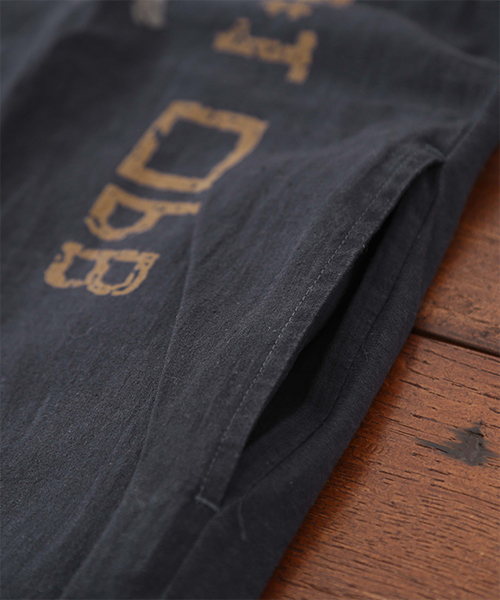 CUBE SUGAR（キューブシュガー）の「綿麻天竺×布帛Vネックワンピース（ワンピース・レディース・ホワイト/ネイビー/ナチュラル・M）」の8枚目の写真