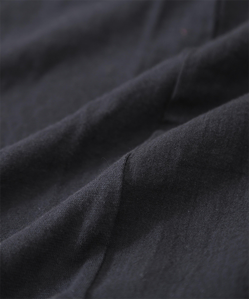 CUBE SUGAR（キューブシュガー）の「綿麻天竺×布帛Vネックワンピース（ワンピース・レディース・ホワイト/ネイビー/ナチュラル・M）」の5枚目の写真