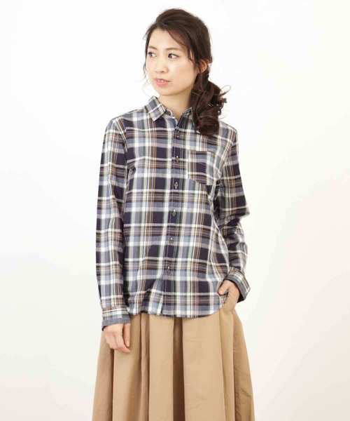 CUBE SUGAR(キューブシュガー)の「タテスラブ先染めチェックレギュラーシャツ(シャツ/ブラウス・レディース・ホワイト/ネイビー/ライトグレー/マルチ・M)」の4枚目の写真