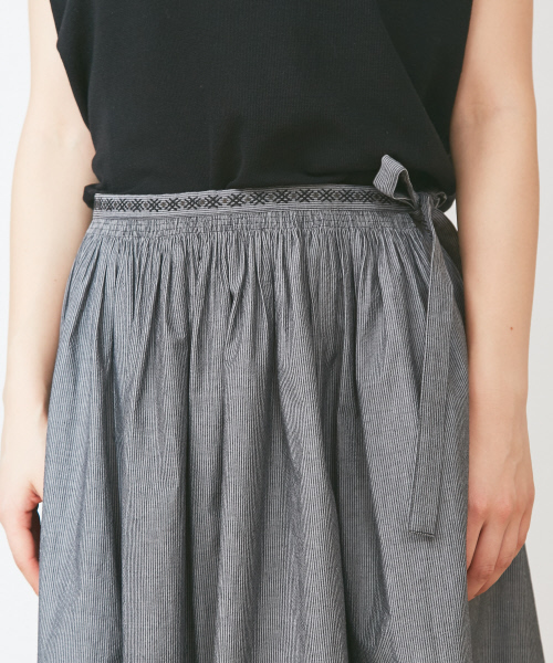 Abahouse Devinette(ドゥヴィネット)の「ヴィンテージギャザースカート(スカート・レディース・ホワイト/ブラック・FREE)」の6枚目の写真