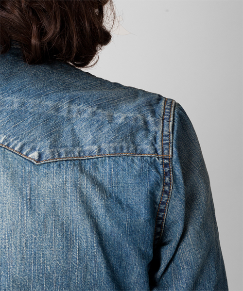 NANO universe（ナノユニバース）の「ヴィンテージデニムシャツ 7/S（シャツ/ブラウス・メンズ・ブルー/インディゴブルー・SMALL/MEDIUM/LARGE/X-LARGE）」の9枚目の写真