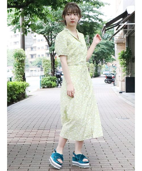 dazzlin(ダズリン)の「ファニーキャッツフラワーワンピース(ワンピース・レディース・イエロー/パープル/ブラウン・SMALL/MEDIUM)」の1枚目の写真