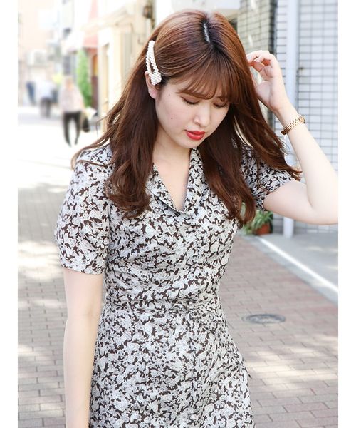 dazzlin(ダズリン)の「ファニーキャッツフラワーワンピース(ワンピース・レディース・イエロー/パープル/ブラウン・SMALL/MEDIUM)」の6枚目の写真