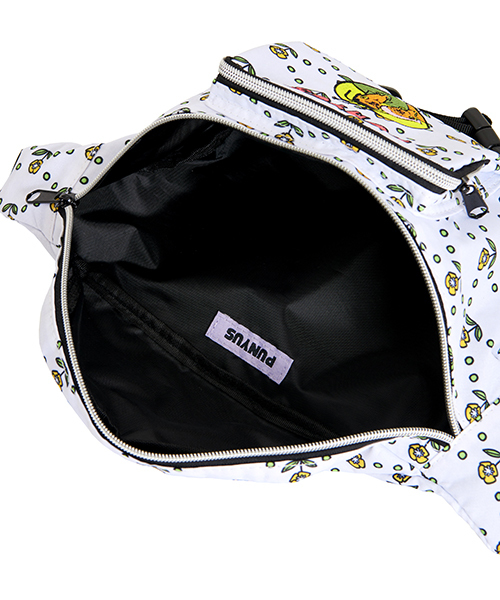 PUNYUS（プニュズ）の「FUGU総柄ウエストボディバッグ（ボディバッグ/ウエストポーチ・レディース・ホワイト/レッド/オレンジ/ブラウン・FREE）」の5枚目の写真