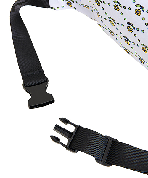 PUNYUS（プニュズ）の「FUGU総柄ウエストボディバッグ（ボディバッグ/ウエストポーチ・レディース・ホワイト/レッド/オレンジ/ブラウン・FREE）」の7枚目の写真