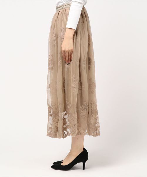 LOWRYS FARM（ローリーズファーム）の「２ＷＡＹレースマキシスカート　825270（スカート・レディース・オフホワイト/ブラック/ブラウン・FREE）」の4枚目の写真