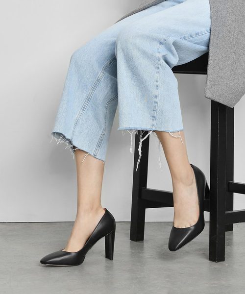 CHARLES & KEITH（チャールズ & キース）の「ミニスクエアトゥ パンプス / Mini Square Toe Pumps（パンプス・レディース・ブラック/ベビーピンク・22.5cm/23cm/23.5cm/24.5cm/25cm/25.5cm）」の6枚目の写真