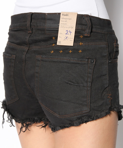 KSUBI（スビ）の「KSUBI カットオフショートパンツ（その他パンツ・レディース・ブラック・26/24）」の4枚目の写真