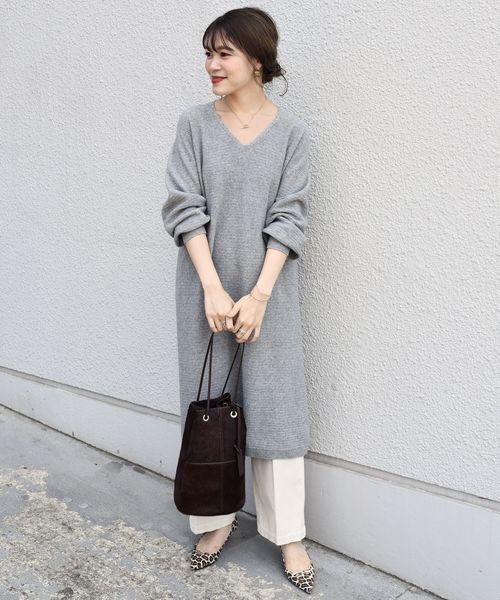 SHIPS(シップス)の「ホールガーメントVネックワンピース◇(ワンピース・レディース・ブラック/グレー/ダークラベンダー・ONE SIZE)」の13枚目の写真