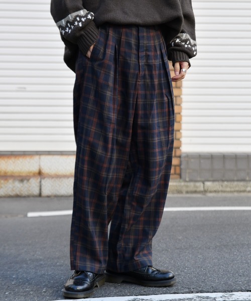 kutir(クティール)の「チェックワイドストレートパンツ(その他パンツ・メンズ・ダークブラウン/ネイビー/グレー・SMALL/MEDIUM/LARGE)」の1枚目の写真