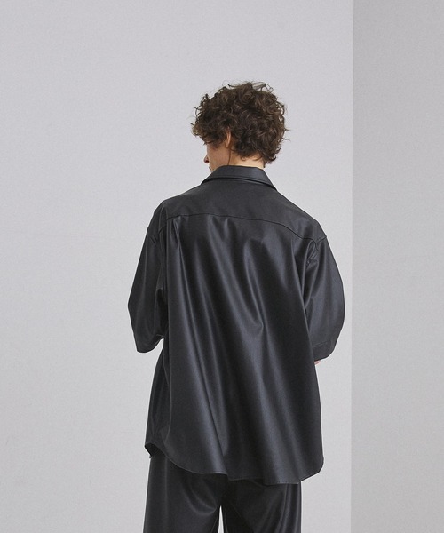 UNITED TOKYO（ユナイテッドトウキョウ）の「【EC限定】ハーフスリーブフェイクレザーオーバーシャツ/ビックシルエット/セットアップ（シャツ/ブラウス・メンズ・ブラック/アイボリー・1/2/3）」の16枚目の写真