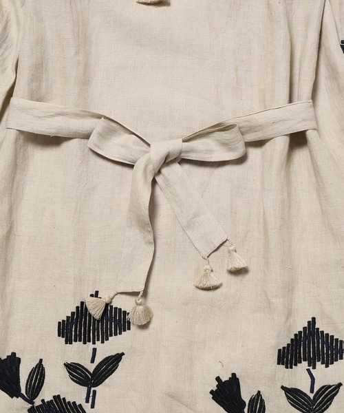 ADAM ET ROPE'(アダムエロペ)の「【BENARAS by CITRUS】別注Veronica Rose Dress(ワンピース・レディース・ベージュ/グリーン・1)」の11枚目の写真