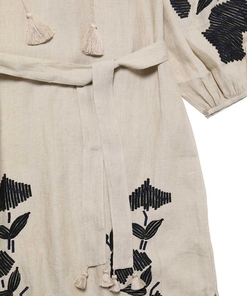 ADAM ET ROPE'(アダムエロペ)の「【BENARAS by CITRUS】別注Veronica Rose Dress(ワンピース・レディース・ベージュ/グリーン・1)」の12枚目の写真
