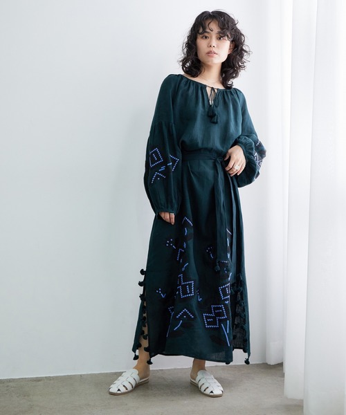 ADAM ET ROPE'(アダムエロペ)の「【BENARAS by CITRUS】別注Veronica Rose Dress(ワンピース・レディース・ベージュ/グリーン・1)」の19枚目の写真