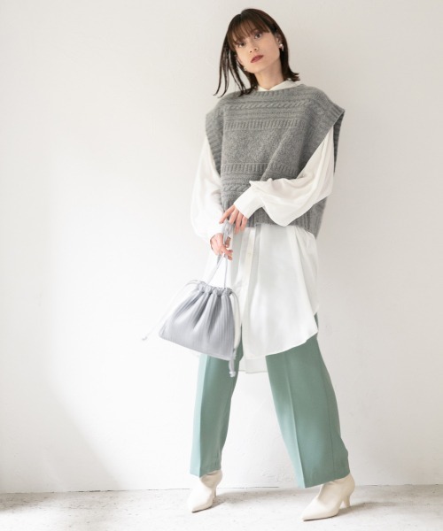 LOWRYS FARM（ローリーズファーム）の「７Ｇイタリーケーブルベスト　894037（ベスト・レディース・ホワイト/ブラック/グレー/カーキ・FREE）」の14枚目の写真