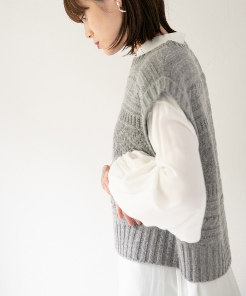 LOWRYS FARM（ローリーズファーム）の「７Ｇイタリーケーブルベスト　894037（ベスト・レディース・ホワイト/ブラック/グレー/カーキ・FREE）」の15枚目の写真