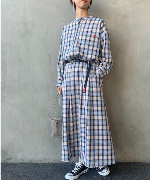 UNIVERSAL OVERALL（ユニバーサルオーバーオール）の「[UNIVERSAL OVERALL/ユニバーサルオーバーオール] 別注 ビッグシルエットバンドカラーシャツ（シャツ/ブラウス・レディース・ブルー系その他/ライトブルー/ブラック系その他/ブルー・F）」の8枚目の写真