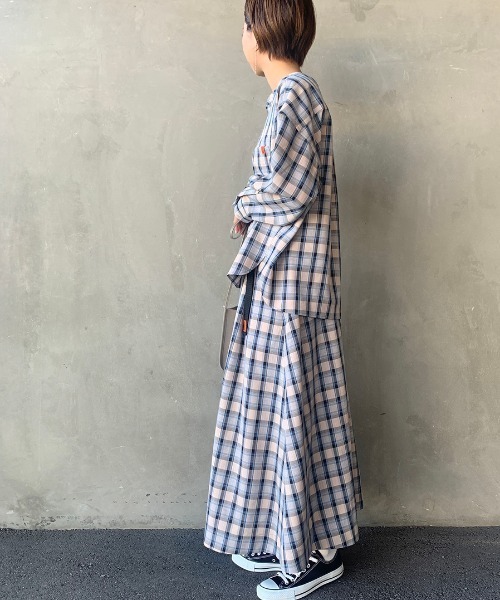 UNIVERSAL OVERALL（ユニバーサルオーバーオール）の「[UNIVERSAL OVERALL/ユニバーサルオーバーオール] 別注 ビッグシルエットバンドカラーシャツ（シャツ/ブラウス・レディース・ブルー系その他/ライトブルー/ブラック系その他/ブルー・F）」の12枚目の写真