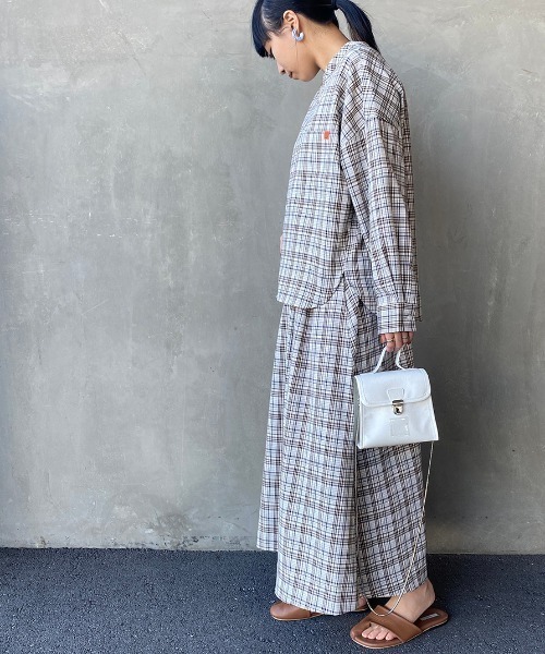 UNIVERSAL OVERALL（ユニバーサルオーバーオール）の「[UNIVERSAL OVERALL/ユニバーサルオーバーオール] 別注 ビッグシルエットバンドカラーシャツ（シャツ/ブラウス・レディース・ブルー系その他/ライトブルー/ブラック系その他/ブルー・F）」の20枚目の写真