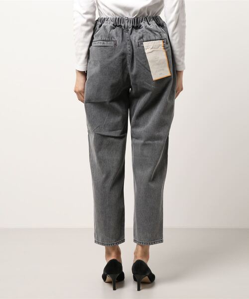 179/WG(イチナナキュウダブルジー)の「テーパードデニムパンツ(デニムパンツ・レディース・オフホワイト/ライトグレー・MEDIUM)」の6枚目の写真