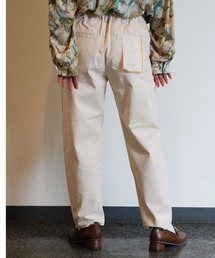 テーパードデニムパンツ