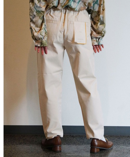 179/WG(イチナナキュウダブルジー)の「テーパードデニムパンツ(デニムパンツ・レディース・オフホワイト/ライトグレー・MEDIUM)」の1枚目の写真