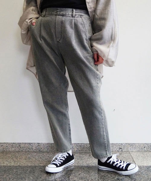 179/WG(イチナナキュウダブルジー)の「テーパードデニムパンツ(デニムパンツ・レディース・オフホワイト/ライトグレー・MEDIUM)」の2枚目の写真