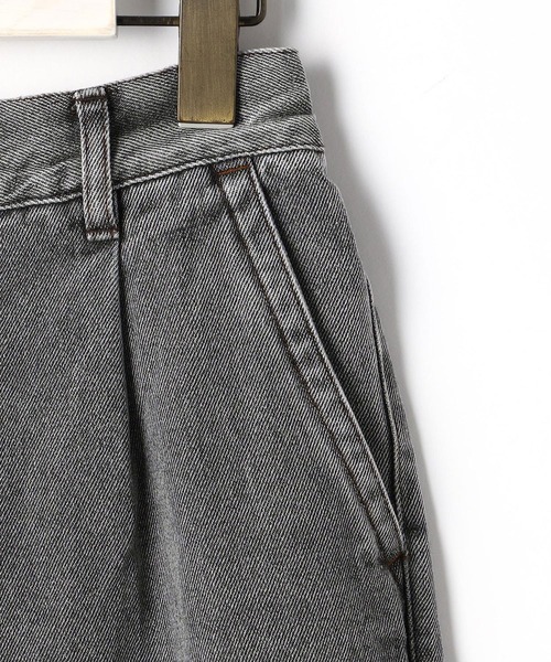 179/WG(イチナナキュウダブルジー)の「テーパードデニムパンツ(デニムパンツ・レディース・オフホワイト/ライトグレー・MEDIUM)」の16枚目の写真