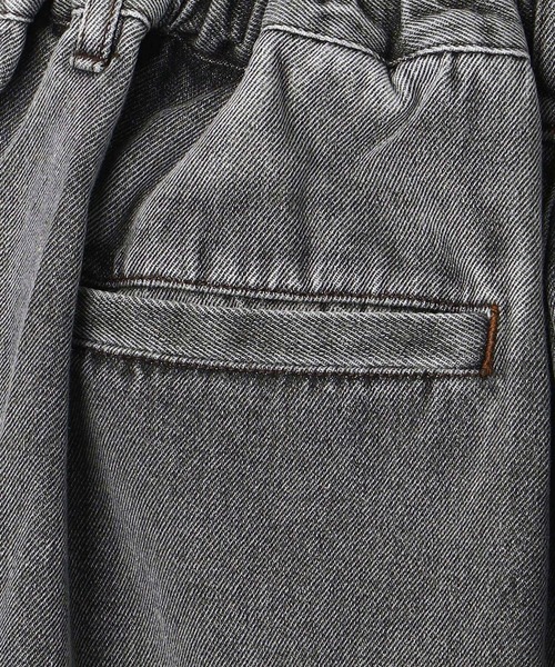 179/WG(イチナナキュウダブルジー)の「テーパードデニムパンツ(デニムパンツ・レディース・オフホワイト/ライトグレー・MEDIUM)」の13枚目の写真