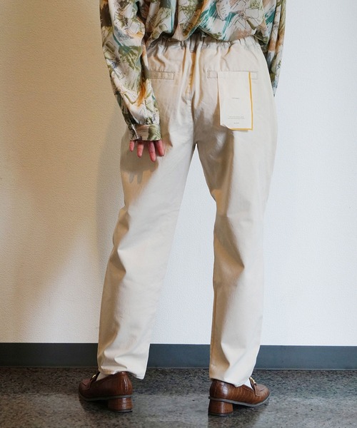 179/WG(イチナナキュウダブルジー)の「テーパードデニムパンツ(デニムパンツ・レディース・オフホワイト/ライトグレー・MEDIUM)」の14枚目の写真