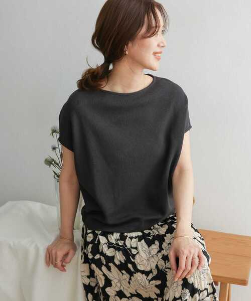 URBAN RESEARCH DOORS（アーバンリサーチドアーズ）の「コットンリネンボートネック（Tシャツ/カットソー・レディース・イエロー系その他/チャコールグレー/ホワイト系その他・ONE）」の15枚目の写真