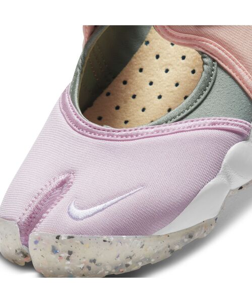 NIKE（ナイキ）の「ナイキ エア リフト ウィメンズシューズ / Nike Air Rift Women's Shoe（サンダル・レディース・コーラルピンク・25/24/23/26）」の2枚目の写真