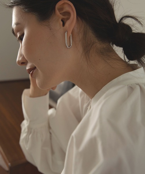 marjour（マージュール）の「VERTICAL HOOP PIERCE（ピアス（両耳用）・レディース・シルバー/ゴールド・FREE）」の10枚目の写真