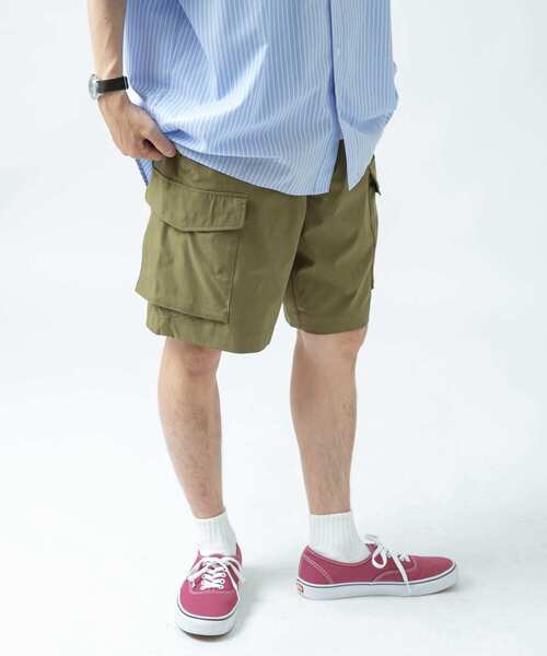ITEMS URBANRESEARCH（アイテムズ アーバンリサーチ）の「ポリストレッチカーゴショートパンツ（その他パンツ・メンズ・ブラック/カーキ/ベージュ・MEDIUM/LARGE）」の3枚目の写真