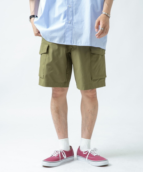 ITEMS URBANRESEARCH（アイテムズ アーバンリサーチ）の「ポリストレッチカーゴショートパンツ（その他パンツ・メンズ・ブラック/カーキ/ベージュ・MEDIUM/LARGE）」の4枚目の写真