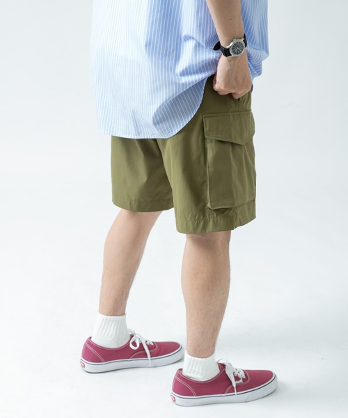 ITEMS URBANRESEARCH（アイテムズ アーバンリサーチ）の「ポリストレッチカーゴショートパンツ（その他パンツ・メンズ・ブラック/カーキ/ベージュ・MEDIUM/LARGE）」の6枚目の写真