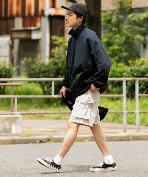 ITEMS URBANRESEARCH（アイテムズ アーバンリサーチ）の「ポリストレッチカーゴショートパンツ（その他パンツ・メンズ・ブラック/カーキ/ベージュ・MEDIUM/LARGE）」の8枚目の写真