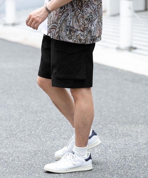 ITEMS URBANRESEARCH（アイテムズ アーバンリサーチ）の「ポリストレッチカーゴショートパンツ（その他パンツ・メンズ・ブラック/カーキ/ベージュ・MEDIUM/LARGE）」の16枚目の写真