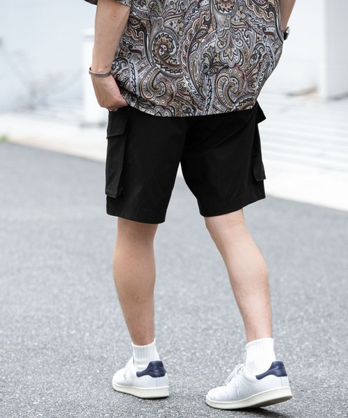 ITEMS URBANRESEARCH（アイテムズ アーバンリサーチ）の「ポリストレッチカーゴショートパンツ（その他パンツ・メンズ・ブラック/カーキ/ベージュ・MEDIUM/LARGE）」の17枚目の写真