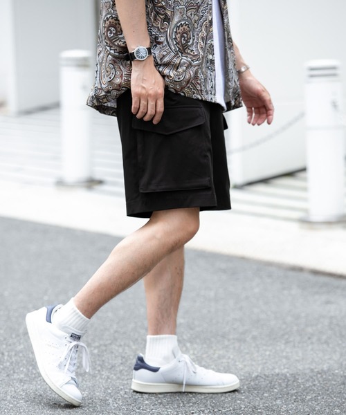 ITEMS URBANRESEARCH（アイテムズ アーバンリサーチ）の「ポリストレッチカーゴショートパンツ（その他パンツ・メンズ・ブラック/カーキ/ベージュ・MEDIUM/LARGE）」の18枚目の写真