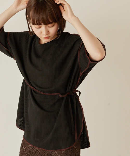 mikke（ミッケ）の「2WAYオーバサイズ 配色ステッチ ワッフルカットソー（Tシャツ/カットソー・レディース・ブラック/オフホワイト/イエロー/ブルー・FREE）」の3枚目の写真