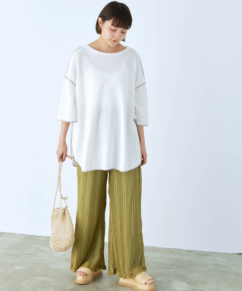 mikke（ミッケ）の「2WAYオーバサイズ 配色ステッチ ワッフルカットソー（Tシャツ/カットソー・レディース・ブラック/オフホワイト/イエロー/ブルー・FREE）」の7枚目の写真