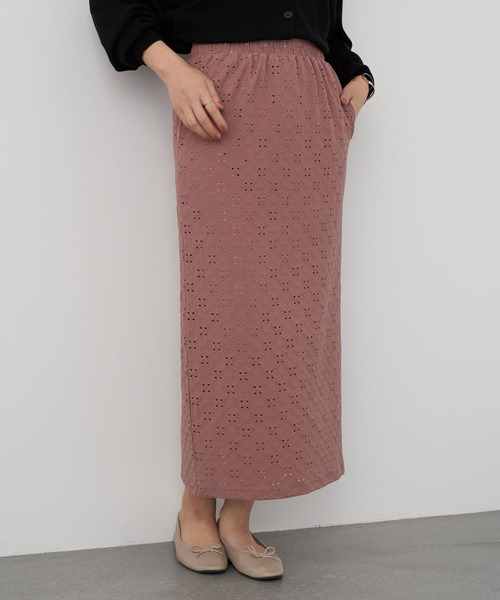 earth music&ecology（アースミュージックアンドエコロジー）の「【WEB限定】カットレースタイトスカート ＊（スカート・レディース・ブラック/ブラウン/ピンク/アイボリー・FREE）」の4枚目の写真