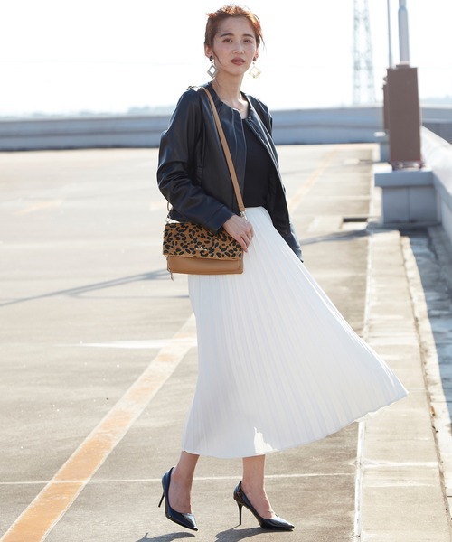 Pi（ピーアイ）の「クラッチにもなるレザー調合皮フラップショルダー　新柄登場（ショルダーバッグ・レディース・ホワイト/ブラウン系その他/ブルー/アイボリー・フリー）」の14枚目の写真