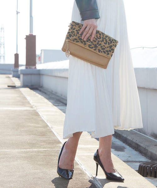 Pi（ピーアイ）の「クラッチにもなるレザー調合皮フラップショルダー　新柄登場（ショルダーバッグ・レディース・ホワイト/ブラウン系その他/ブルー/アイボリー・フリー）」の16枚目の写真